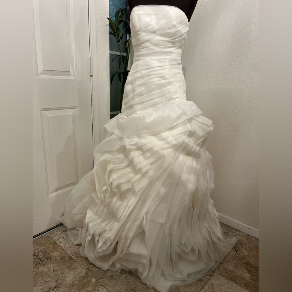 Vera Wang wedding dress size 2